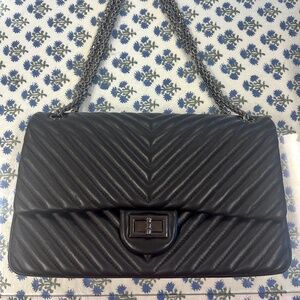 Chain Strap & Quilted Black Leather Double Flap Handbag EUC Ainifeel